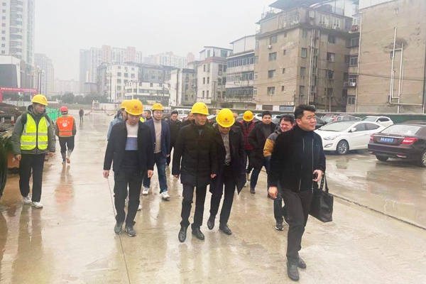 1609316085208700.jpg 南昌市住建局專家蒞臨桃花南路安置房項(xiàng)目開展考核評價工作600400P1.jpg