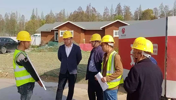 南昌市政公用生態(tài)農(nóng)業(yè)示范園研發(fā)大樓項目進(jìn)行安全生產(chǎn)文明檢查6001.jpg