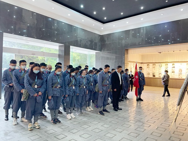 南昌市政建設(shè)集團組織黨員干部上井岡山開展黨史學習教育6003.jpg
