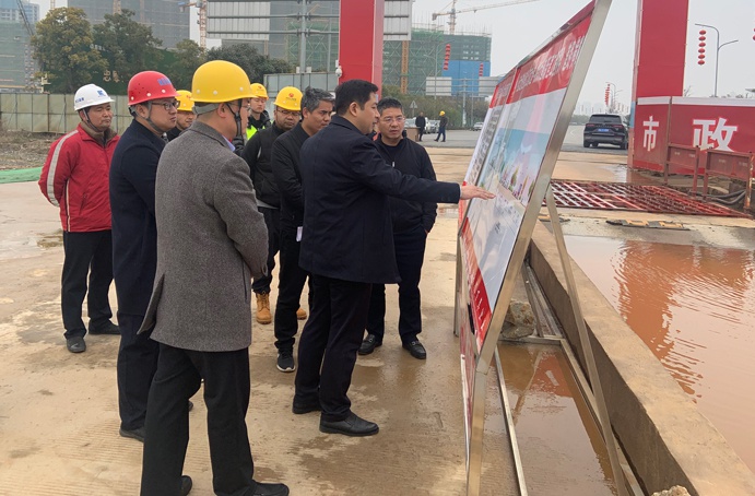 南昌縣委常委,縣政府黨組副書記、副縣長付向宇到小藍(lán)大道快速化工程走訪調(diào)研691.jpg
