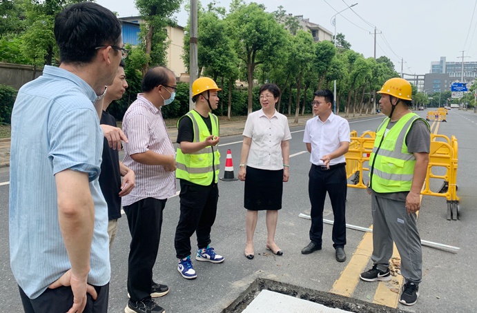 1658454680386252.jpg 王勵(lì)到我司窨井蓋專(zhuān)項(xiàng)整治項(xiàng)目檢查指導(dǎo)6911.jpg