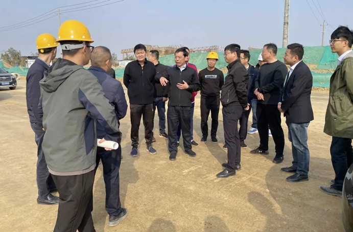 市政公用集團(tuán)萬義輝深入朱橋東路綜合管廊及基礎(chǔ)設(shè)施建設(shè)工程、昌東三路道路建設(shè)工程檢查指導(dǎo)
