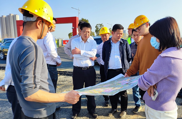 市政公用集團劉順保到朱橋東路項目、昌東三路項目、秦坊安置房項目調研