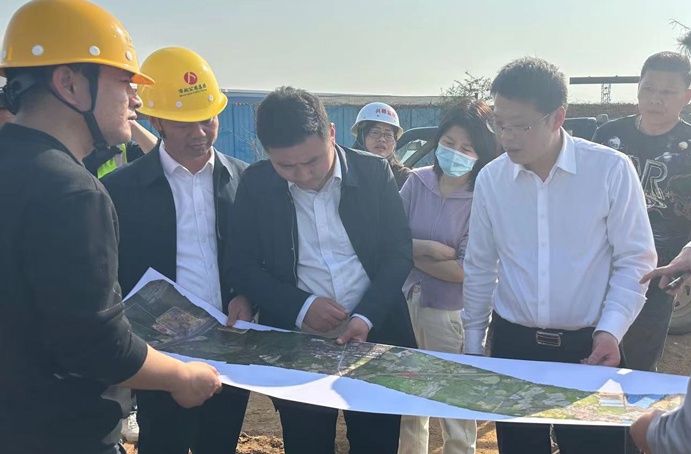 市政公用集團劉順保到朱橋東路項目、昌東三路項目、秦坊安置房項目調研