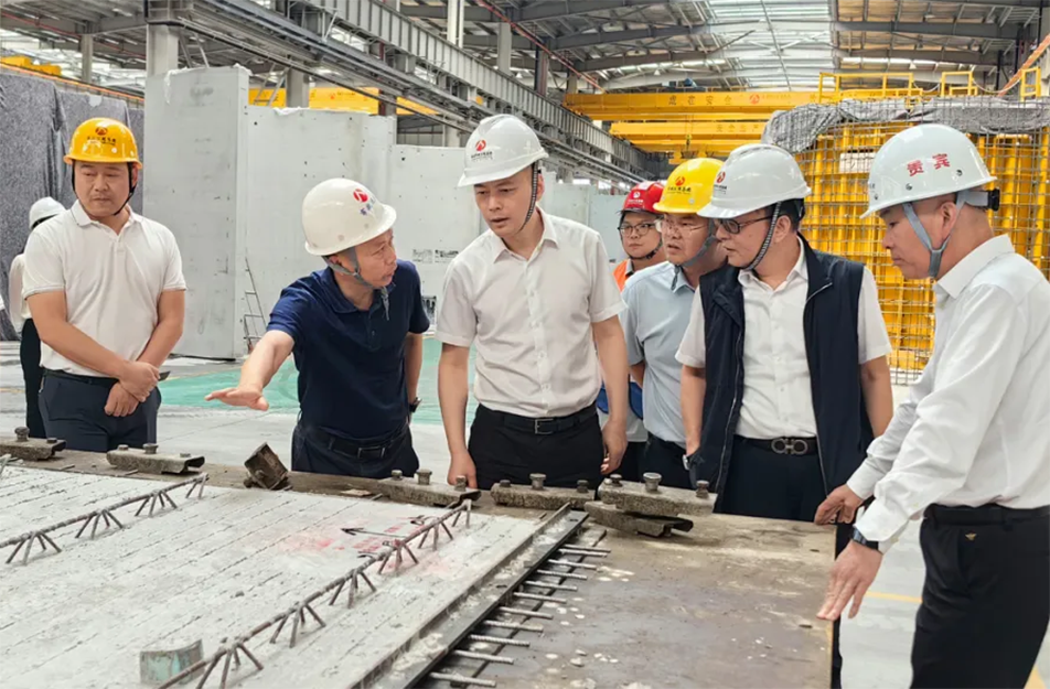 葛威敏到綠色產(chǎn)業(yè)園、新建區(qū)人民醫(yī)院二部項目調(diào)研