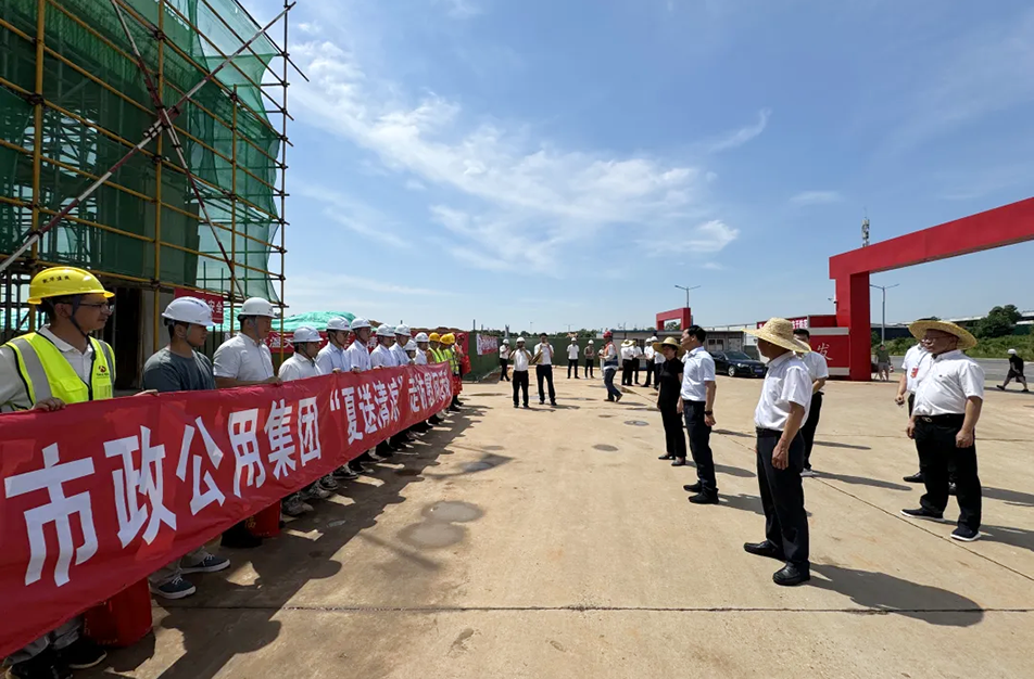 萬(wàn)義輝南昌西部物流產(chǎn)業(yè)園項(xiàng)目開(kāi)展“夏送清涼”走訪慰問(wèn) 萬(wàn)義輝南昌西部物流產(chǎn)業(yè)園項(xiàng)目開(kāi)展“夏送清涼”走訪慰問(wèn)